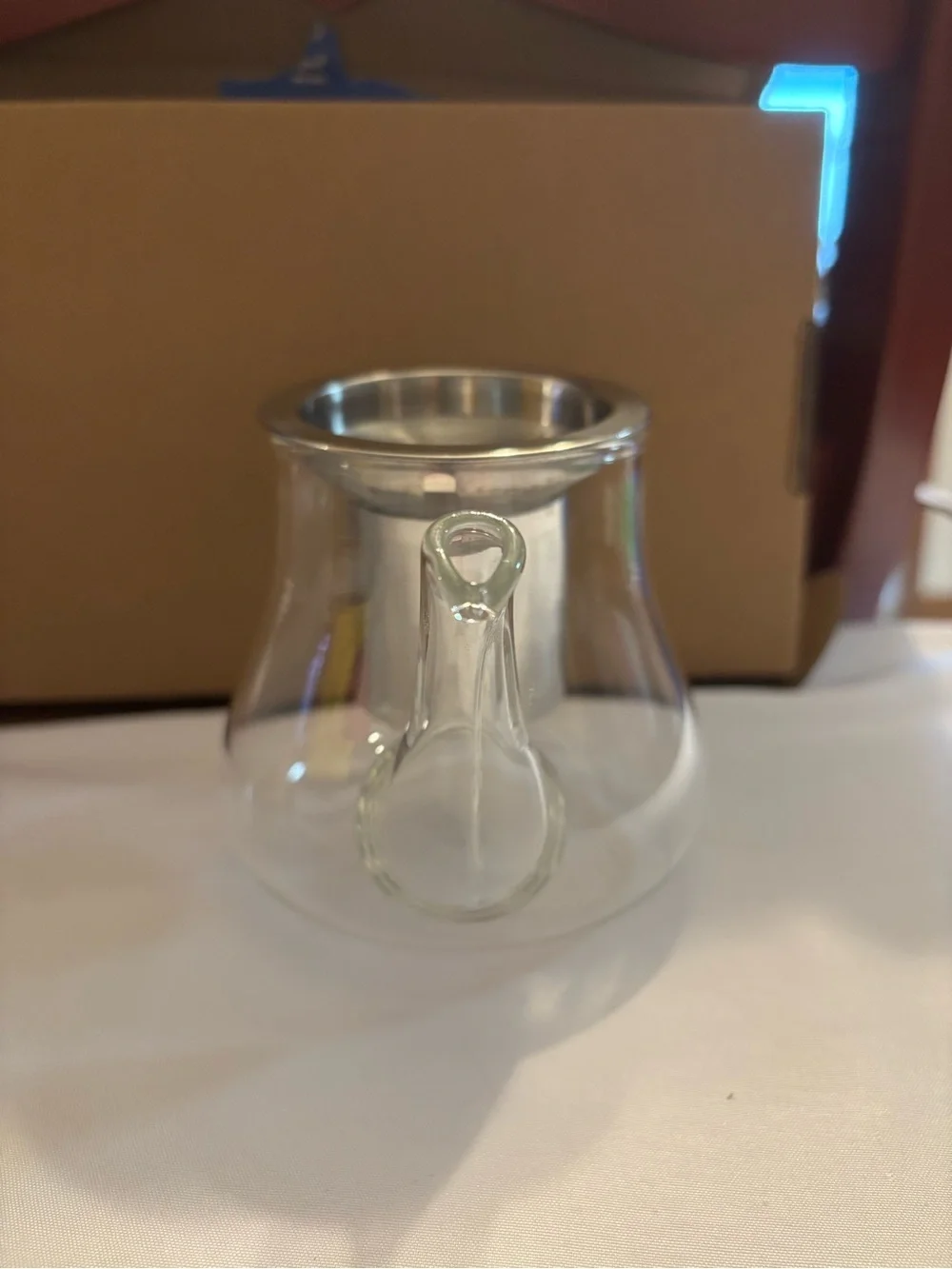 The Unbranded Brand clear glass